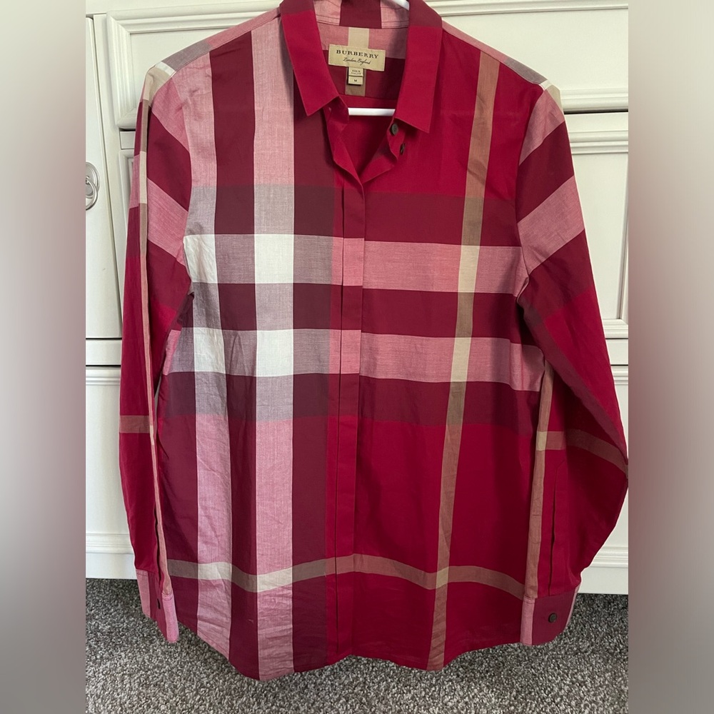 BURBERRY BRIT
Plaid Print Long Sleeve Button-Up Top